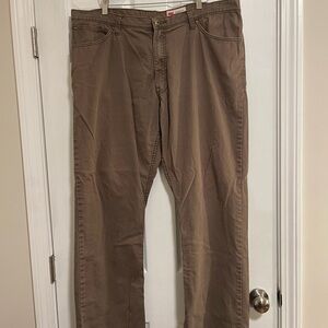 Wrangler Straight Fit Brown Men's Chinos Pants - Size Measures 42 x 32